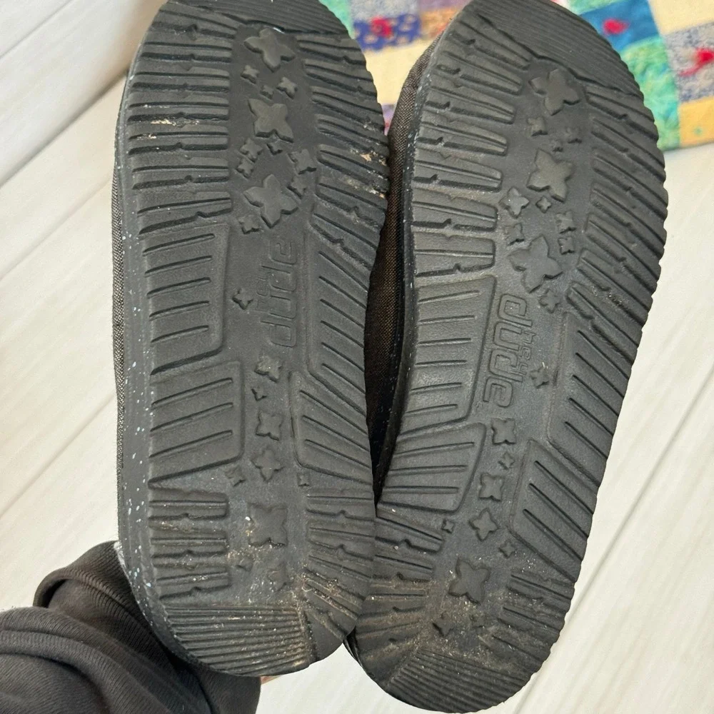Hey Dude Wally Youth Chambray Wave Ride Shoes Black Denim Kids Size 3 US‎ Youth